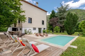 1930s country home, pool, air conditioning - Image 2