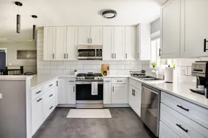 Near ORD & Rosemont • Game Room • Sleeps 10 - Image 3
