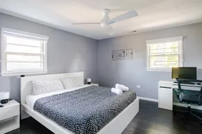 Near ORD & Rosemont • Game Room • Sleeps 10 - Image 5