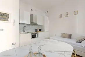 Charming Three-Room Apartment with Patio: Excellent Wi-Fi - Image 3