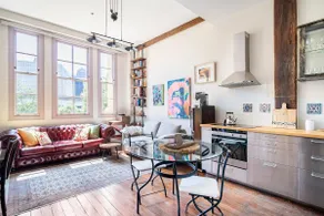 Re-Imagined Flat in Historic Architecture Building - Image 2