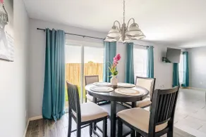 Sleeps 5 | 2BR Loft | Fast Wi-Fi | NRG +Med Center - Image 2