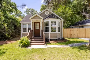 Downtown Foley Cottage • OWA, Beaches & Sportsplex - Image 3