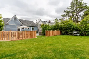 Wonderfully Comfortable Light-Filled Seattle Home - Image 3
