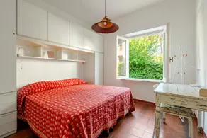 Three-room apartment just a stone's throw from the beach - Image 4