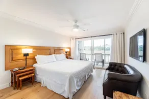 Riverside Condo with Marsh View Balcony - Image 4