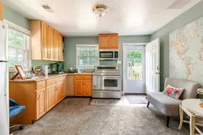 Small cabin style- 23 min drive to US Capitol! - Image 3