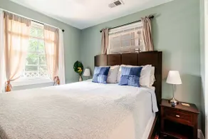 Small cabin style- 23 min drive to US Capitol! - Image 2