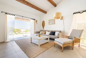 Villa with pool and view - Image 3