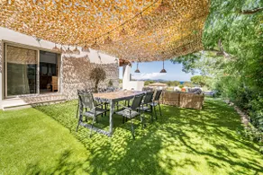 Villa with pool and view - Image 4