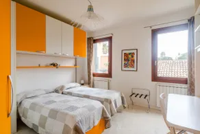 ELEGANT AND WIDE FLAT 5 MIN FROM THE TRAIN STATION - Image 3