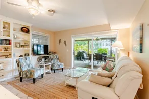 Stunning private waterfront suite - Image 3