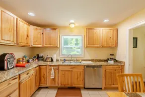 Scottsville Downtown Bungalow - Image 3