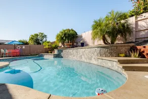 Paradise! /Built-in-pool - Image 3