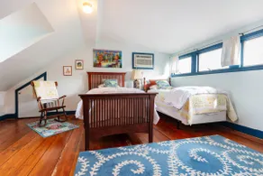 1811 Historic Stone Hill Home: Private Sanctuary - Image 4