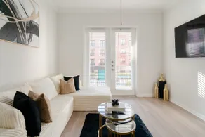 Luxury 1BR | Midtown/Downtown - Image 3