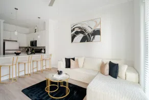 Luxury 1BR | Midtown/Downtown - Image 2