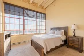Luxury Downtown Condo w/ Panoramic Views & Parking - Image 4