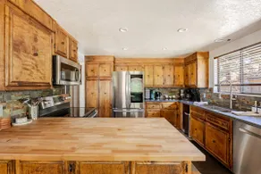 Zephyr's Whisper! Lake Views, Hot Tub, King Beds - Image 4