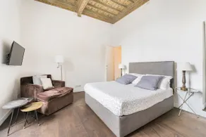 Piazza Farnese exclusive view 2 bedroom en suite - Image 4