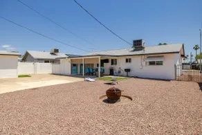 Taylor's Glendale Retreat - Image 2