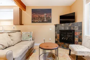Greenlake Getaway Suite - Image 2