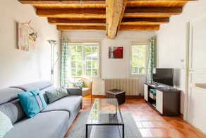 Nice duplex studio in a green setting - Image 3