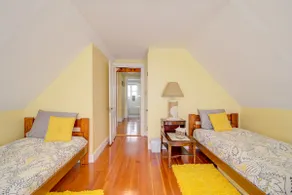 The Scarlet Shutter house in Onset village - Image 5