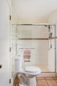 OB studio, ocean views, hot tub & garage parking! - Image 4