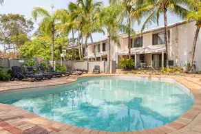 Radiant Villa Apartment Metres Away from Noosa River - Image 4