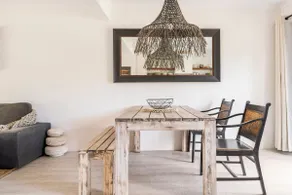 Radiant Villa Apartment Metres Away from Noosa River - Image 3