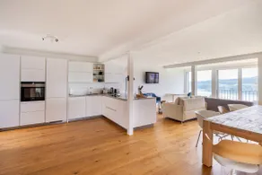 49 Holiday apartment with breathtaking lakeview - Image 5