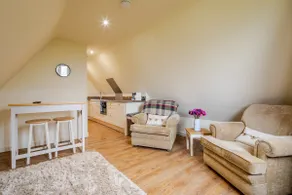 51 ½ - Self Contained Loft Space - Sleeps 2 - Image 2
