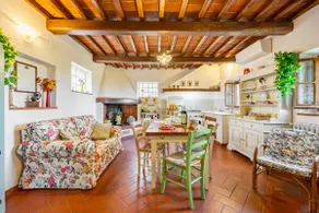 Charming converted Hayloft overlooking the Chianti Hills - Image 2
