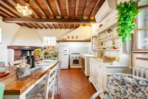 Charming converted Hayloft overlooking the Chianti Hills - Image 3