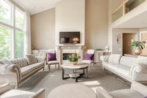Nature living Luxury private Home pristine lake - Image 3