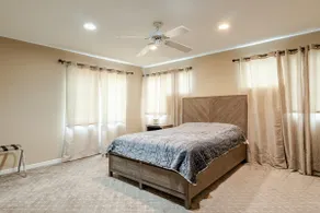 Nature living Luxury private Home pristine lake - Image 4