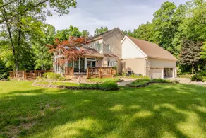 Nature living Luxury private Home pristine lake - Image 5