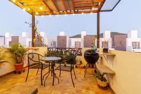 Relaxing petit house with terrace and grill. - Image 5