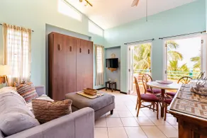 Beachlovers DREAM Boutique Suite: STAY*LOVE*PLAY - Image 4