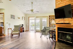 Haven Woods, quiet house, minutes to Ithaca w/ AC - Image 5