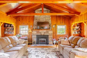 Country home in beautiful Bucks County - Image 2
