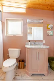 Serene Casita with Private Backyard Garden in downtown San Jose - Image 5