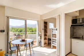 Balcony overlooking the Albères – Beach 300 m away, Wi-Fi, Parking - Image 3