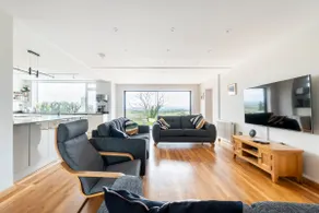 Dog friendly, Roof top hot tub, Panoramic views. - Image 4