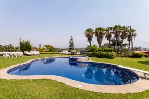 Beautiful and spacious family house in a residential development - Image 5