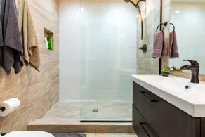 Urban Chic Apartment by the Magnificent Mile - Image 5