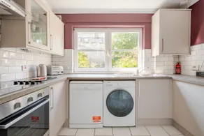 3 Bedroom harbourside apartment, Queensferry, 10 miles from Edinburgh - Image 5