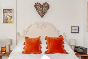 Boutique couples hideaway – ”The Den” - Image 2
