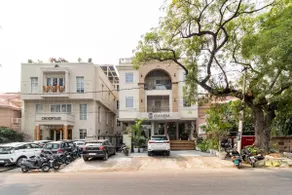 Luxurious 4BHK Haven w/ balcony | Vaishali Nagar - Image 2